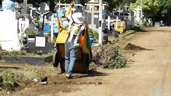 Cementerios de Managua se preparan para honrar a los difuntos