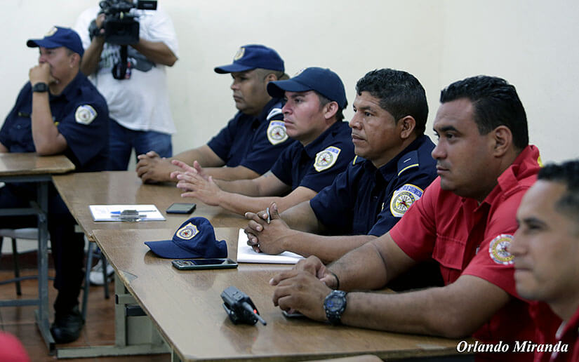 Bomberos de Nicaragua son capacitados por colegas españoles 