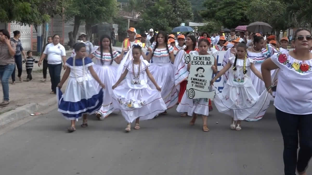 Estelianos conmemoran el Día de la Resistencia con una caminata