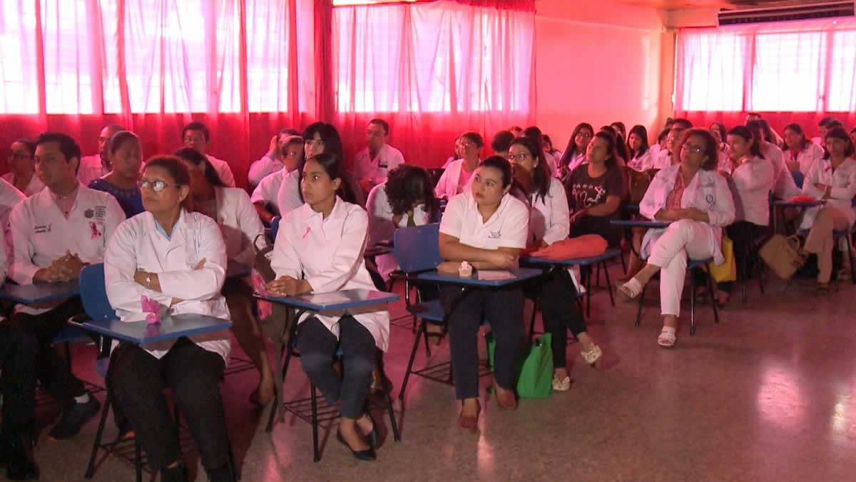 Hospital Escuela Alejandro Dávila realiza I simposio sobre cáncer de seno