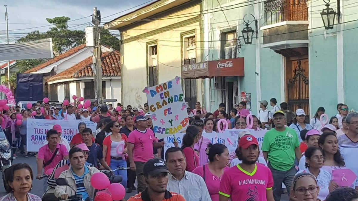 León se une a celebrar el día mundial de lucha contra el cáncer de mama