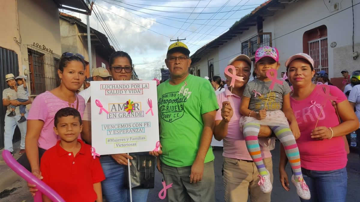León se une a celebrar el día mundial de lucha contra el cáncer de mama