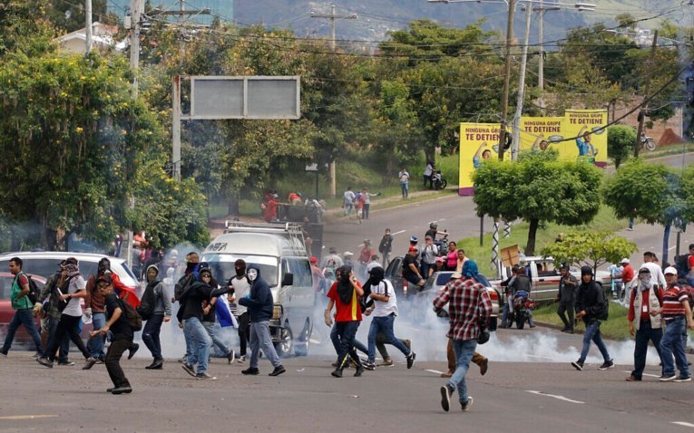 Manifestantes exigen nuevamente la renuncia del presidente de Honduras 