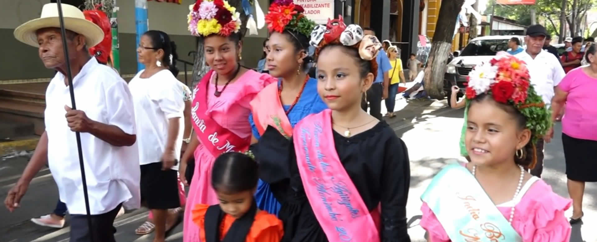 Masaya conmemora el Día de la Resistencia Indígena con un colorido carnaval