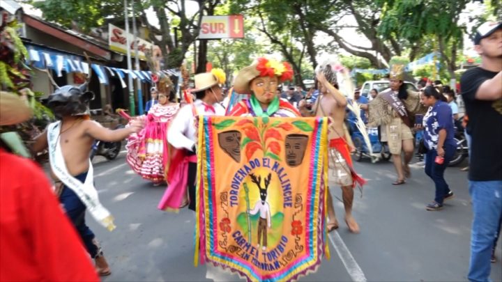 Masaya conmemora el Día de la Resistencia Indígena con un colorido carnaval 