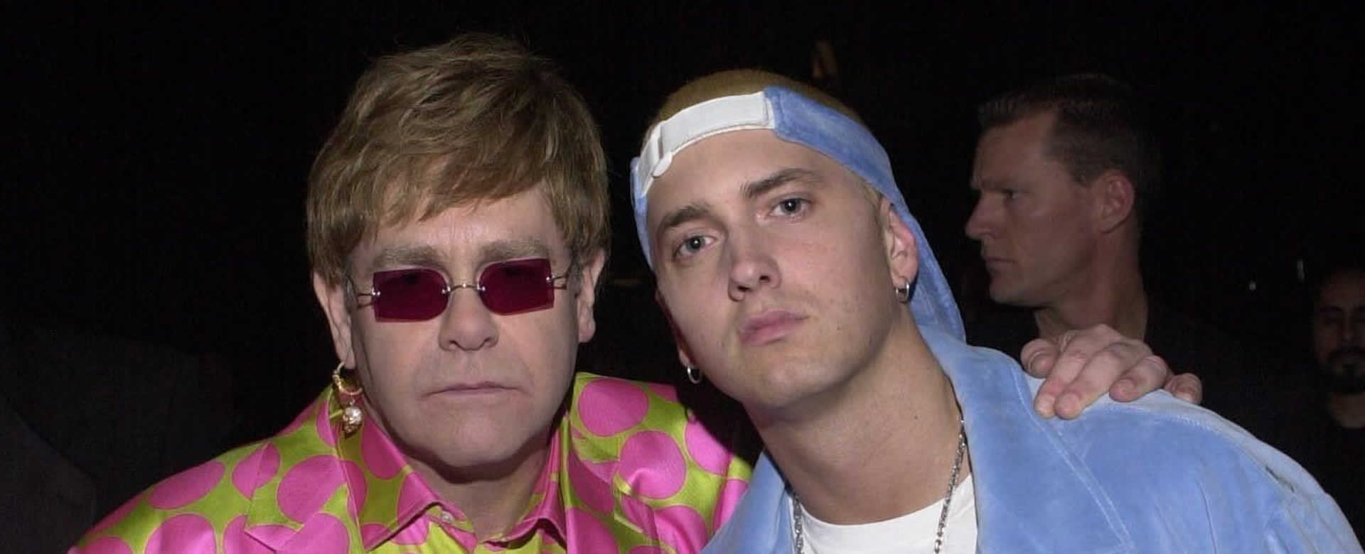 Eminem sale de la adicción de drogas por Elton John