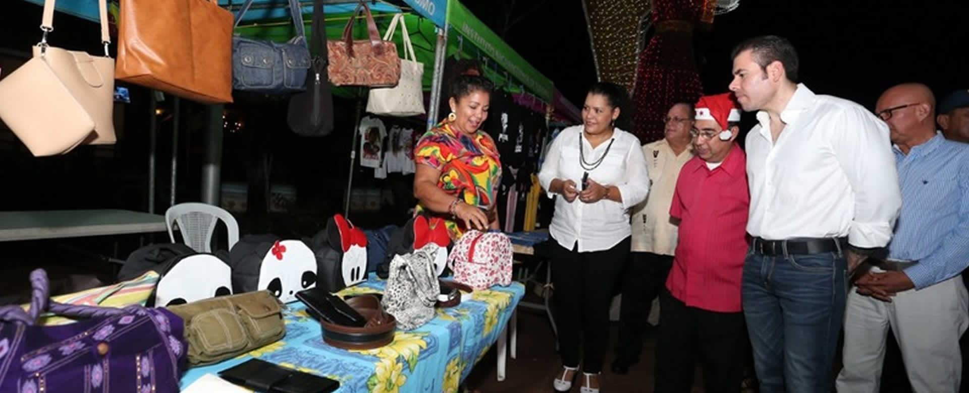 Inicia la Feria del Comercio Navideño en la Avenida Bolívar