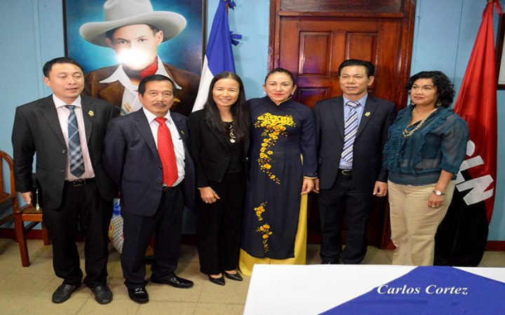 Misión Vietnam y Nicaragua formarán a nuevos acupuntores 