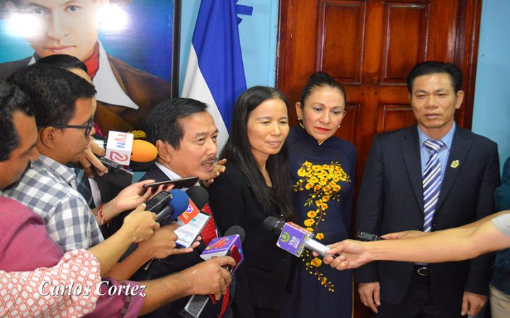 Misión Vietnam y Nicaragua formarán a nuevos acupuntores 