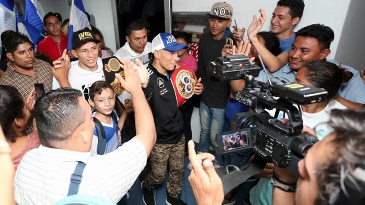 Nicaragüenses reciben a René “El Gemelo” Campeón Mundial de la AMB