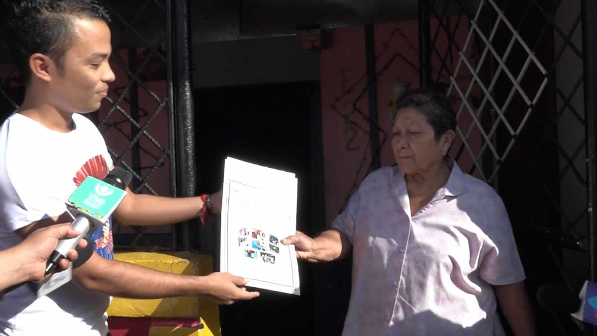 Protagonistas reciben Títulos de Propiedad en el barrio Mirna Ugarte