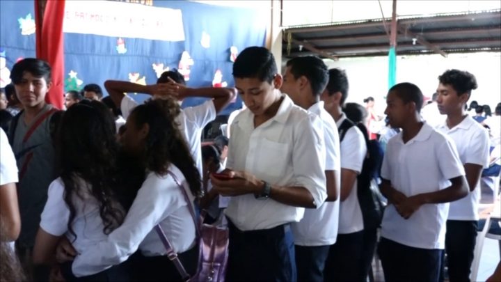 206 estudiantes reciben bono estudiantil en Palacagüina Madriz