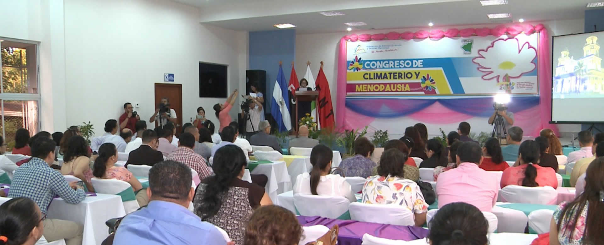 Ministerio de Salud realiza congreso sobre climaterio y menopausia