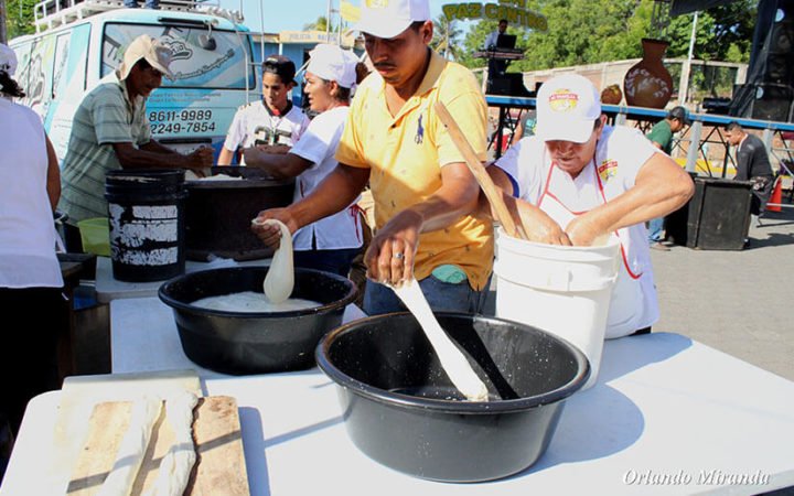 La Paz Centro realiza el quesillo más grande de Nicaragua