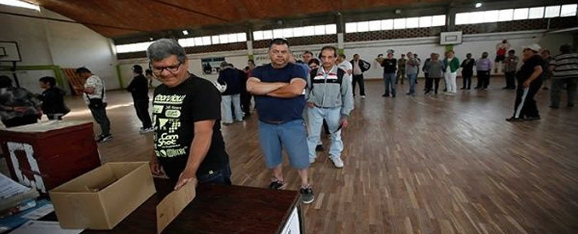 Millones de uruguayos votan en elecciones presidenciales