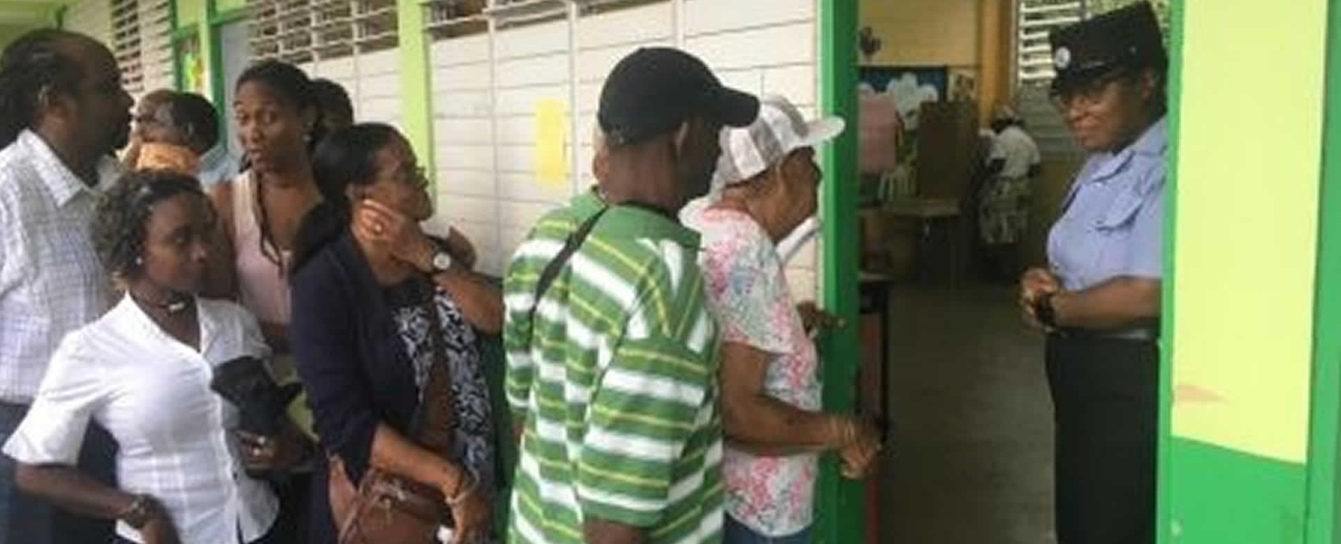 Dan inicio las elecciones presidenciales en Dominica