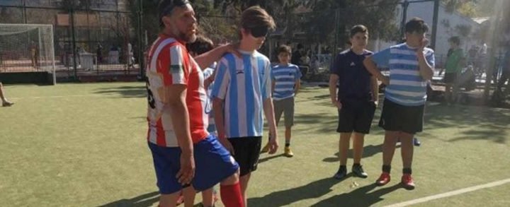 Conoce al primer entrenador ciego de fútbol en Argentina