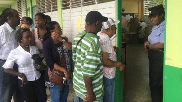 Dan inicio las elecciones presidenciales en Dominica 