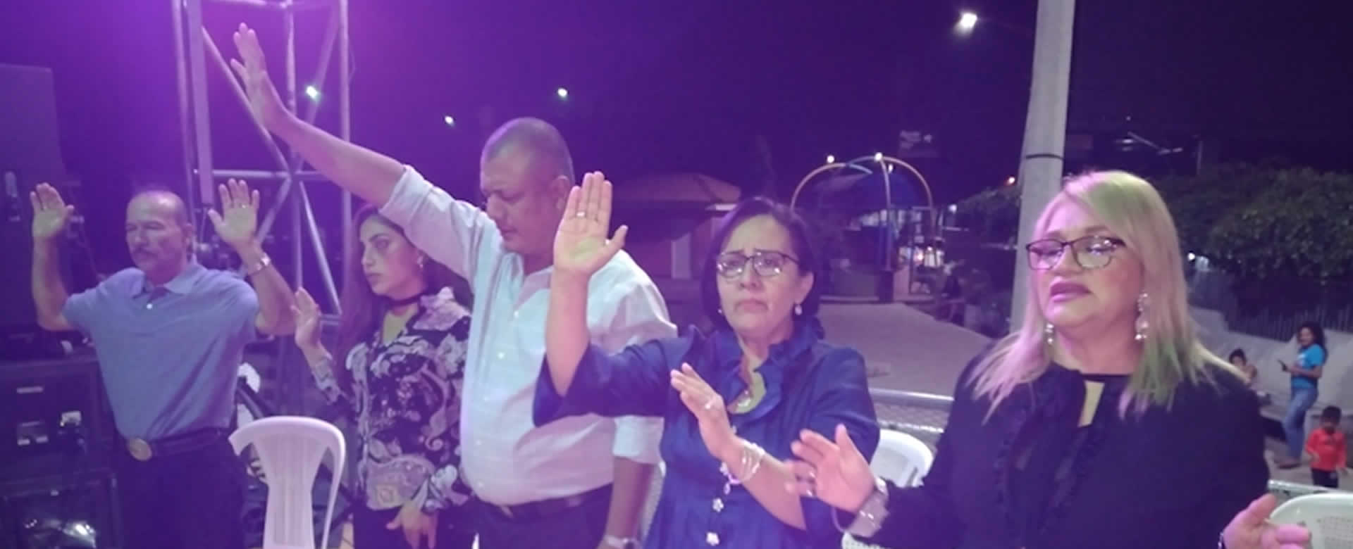 Ciudad Sandino llenos de fe y devoción en noche de evangelización