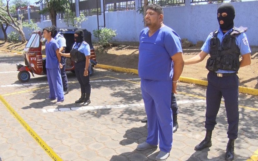 Policía presenta a sujetos detenidos por cometer violación y homicidio en Managua