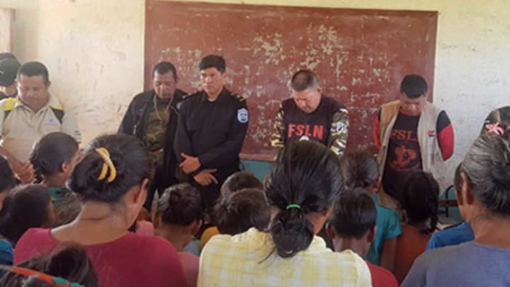 Autoridades de Bonanza visitan a familias Mayagna para dar condolencias