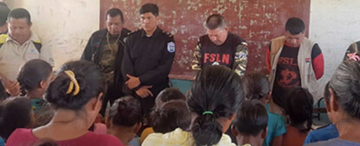 Autoridades de Bonanza visitan a familias Mayagna para dar condolencias