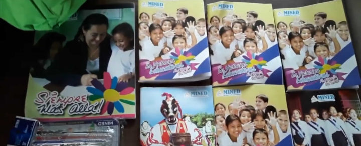 Entrega de paquetes escolares continua en el departamento de Jinotega