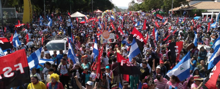Managua camina en defensa del derecho a la vida de la mujer