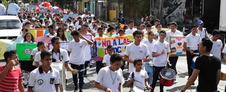 Familias realizan carnaval promoviendo una vida sin drogas en Managua