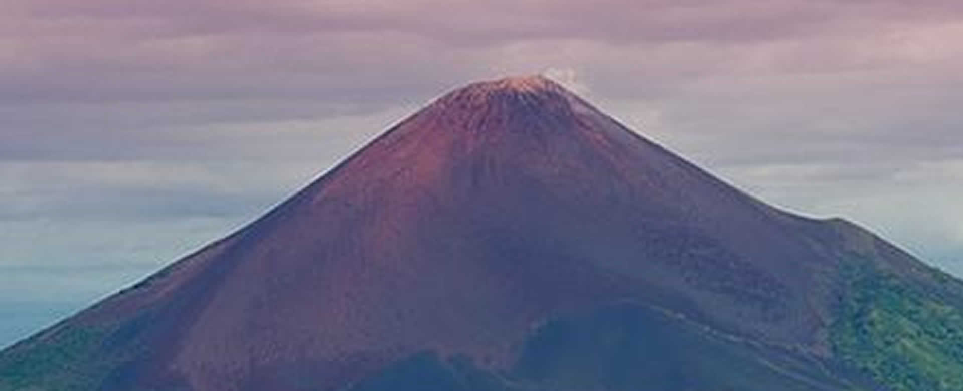 INETER informa sobre emisión de gases en el Volcán Momotombo