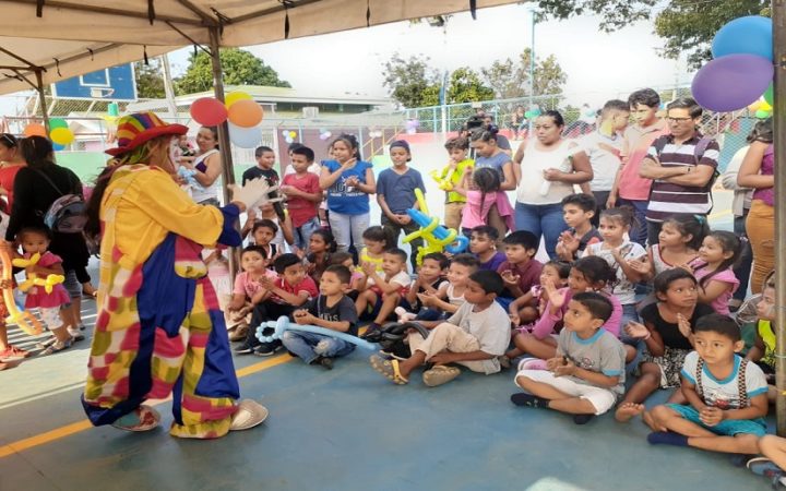 Niños nicaragüenses disfrutan de festival con amor al Comandante Camilo Ortega