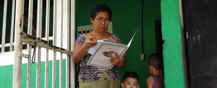 Gobierno entrega títulos de propiedad en el barrio San Judas, Managua