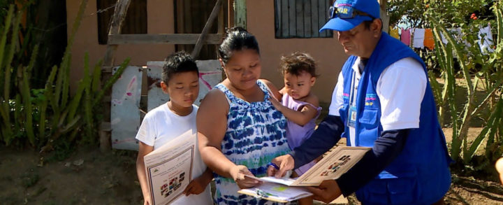 Más familias de Ciudad Sandino reciben su título de propiedad