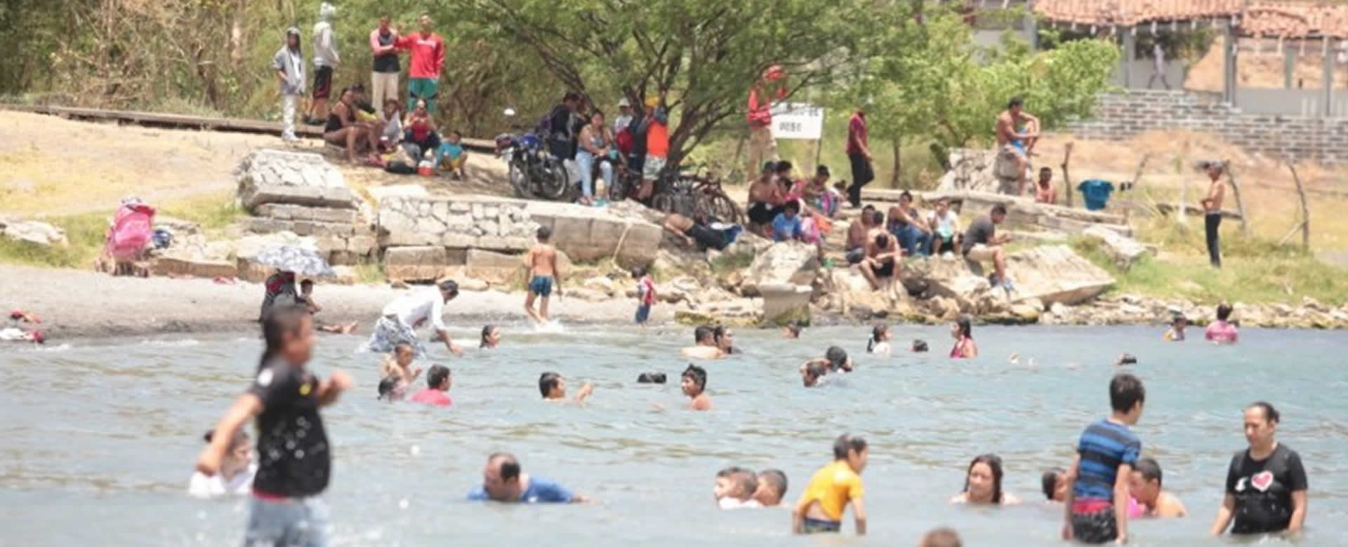 Laguna de Xiloá recibe a familias durante vacaciones de Semana Santa