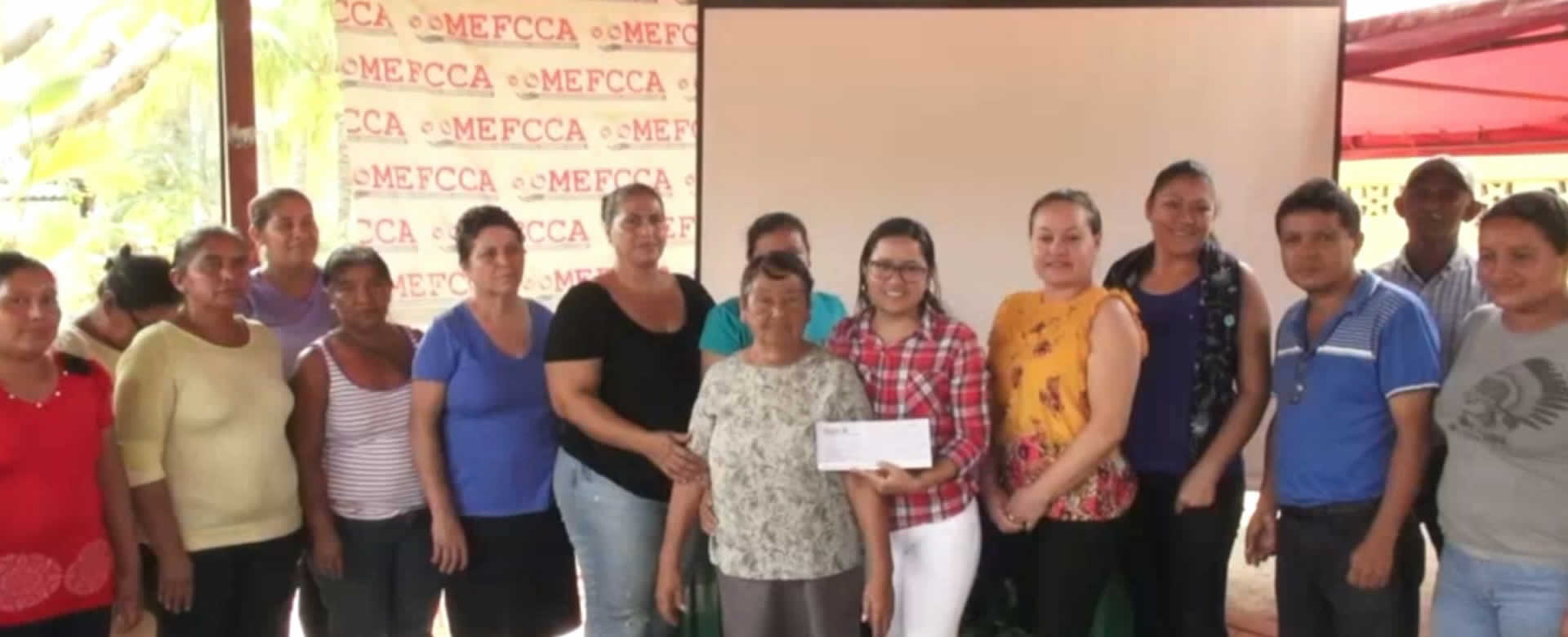 Gobierno Sandinista capitaliza a 12 grupos solidarios en Managua