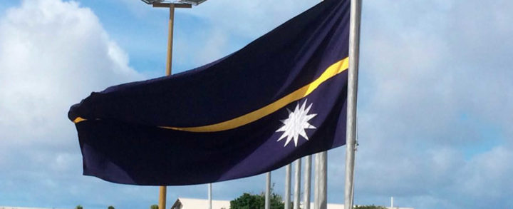 Bandera de Nauru.