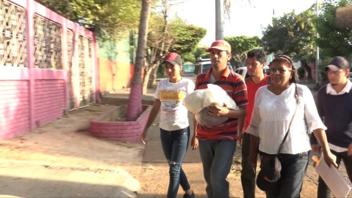 Paquetes alimenticios llegan a madres de héroes y mártires de Managua