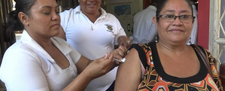 obladores de Chinandega participan en Jornada Nacional de Vacunación