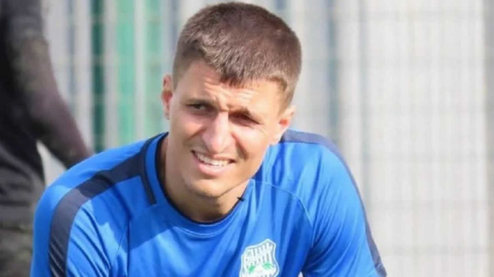 Futbolista turco asesina a su hijo de cinco años por sospecha de COVID-19 