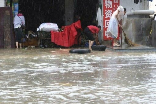 Fuertes lluvias y tormentas dejan 40 millones de afectados en China 