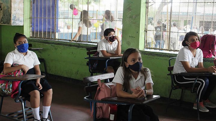 Estudiantes de Nicaragua se reincorporan al segundo ciclo escolar 2020