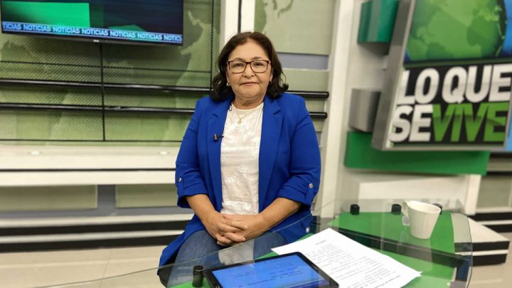 Ministra de Educación Miriam Raudez en entrevista, programa 15 Minutos.