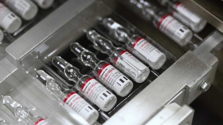 Producción de la vacuna rusa Sputnik V en la planta farmacéutica Binnopharm (parte del Grupo Sistema AFK) en la región de Moscú.