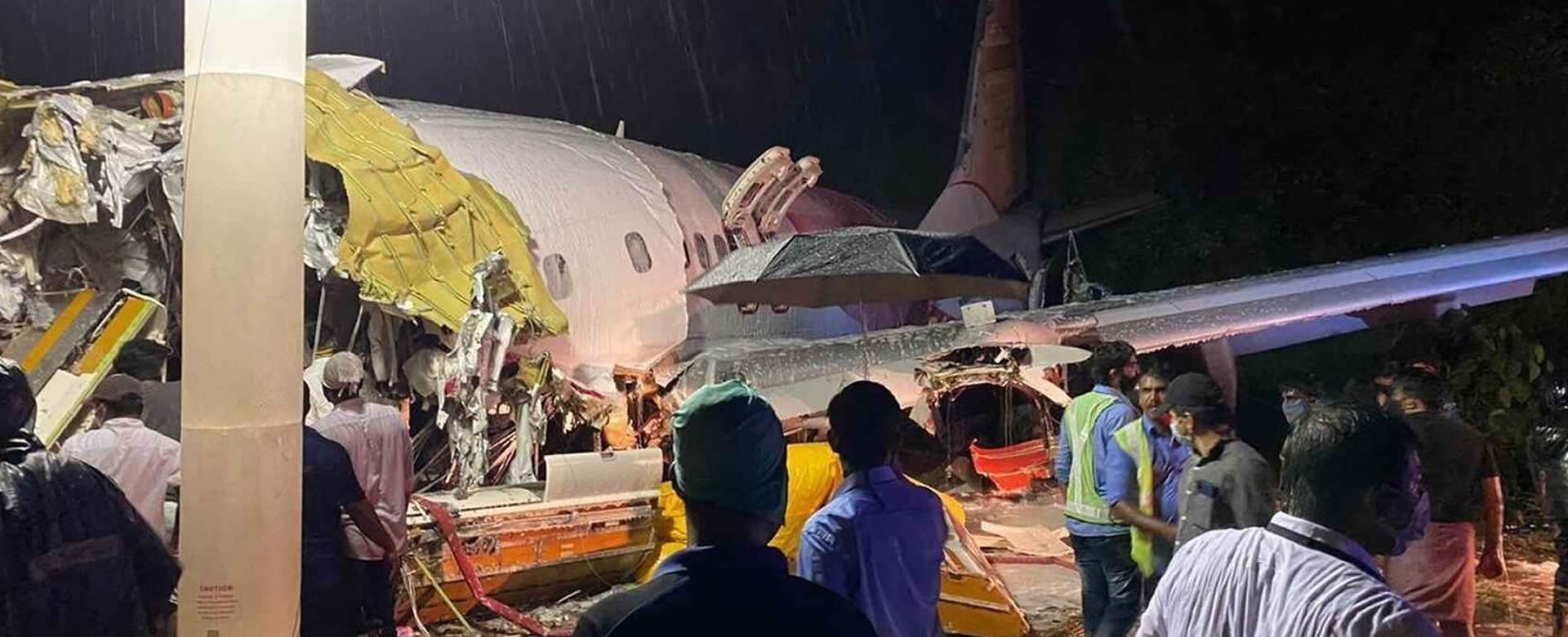 Aterrizaje forzoso del avión de Air India Express deja 16 muertos