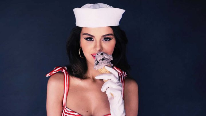 Selena Gómez sostiene un cono de helado para lanzar el nuevo sencillo