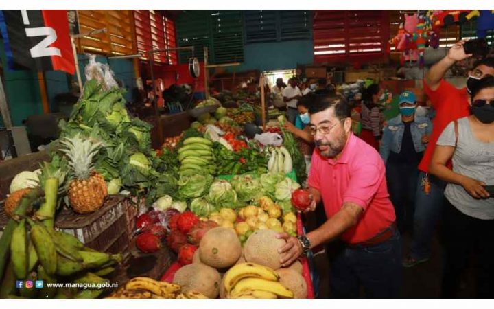 Enrique Armas, vicealcalde de Managua visita mercado capitalino
