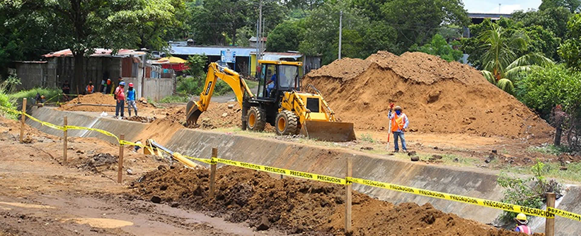 Supervisan construcción de nuevo puente vehicular en Managua