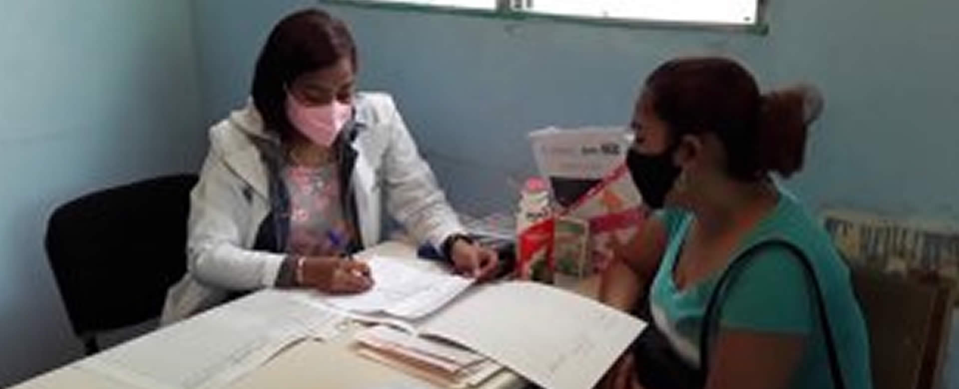 Mujeres de Jinotega acuden a cita médica en prevención del cáncer cervicouterino