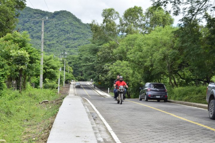 Alcaldías continúan desarrollando proyectos de calles y carreteras en Nicaragua