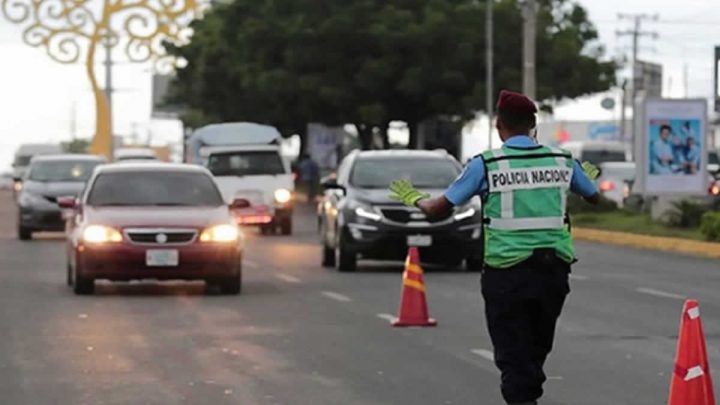 Policía de Transito en Managua.